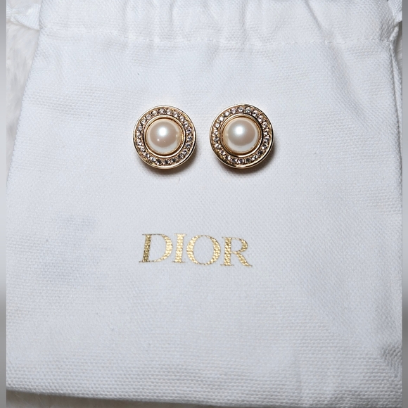 Christian Dior Vintage Pearl Earrings - Picture 3 of 4